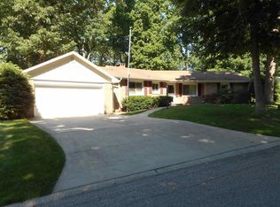 1519 Greenbrier Dr, Elkhart, IN 46514