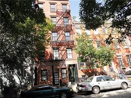 Sold by Bank Neary | media 12