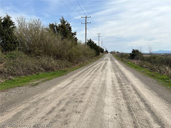 4th image of 16978 Knot Hole Rd