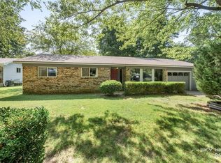 2035 N Erstan Ave, Fayetteville, AR 72703