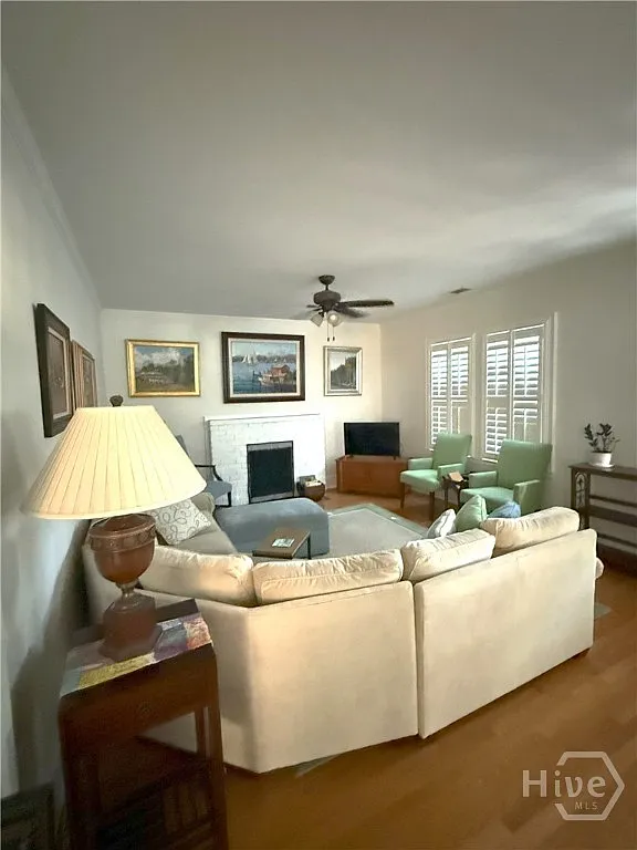 2 bed, 2.0 bath, 2186 sqft, $2,850 — Photo 4