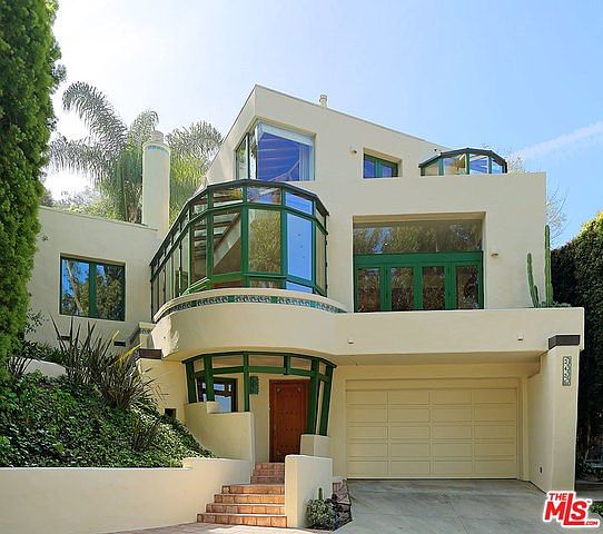 1st image of 3426 N Knoll Dr
