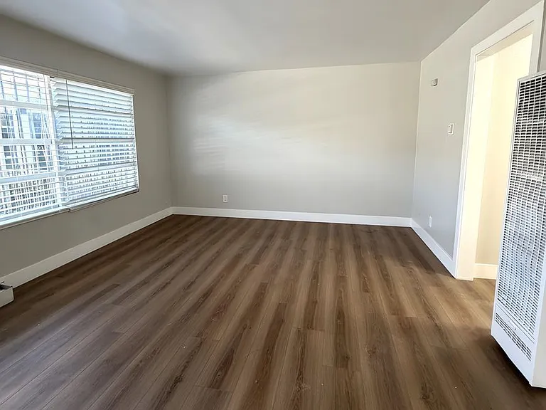 6500 S Western Ave #7 — Photo 2