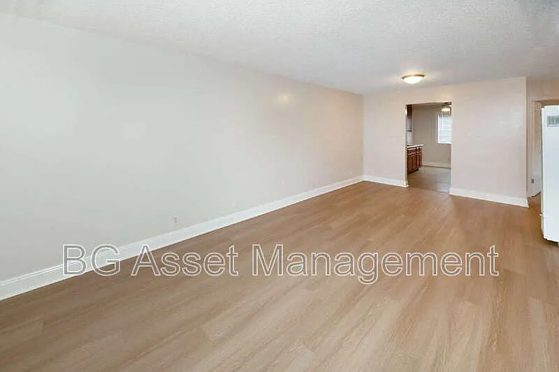 2 bed, 1.0 bath, $2,375 — Photo 4
