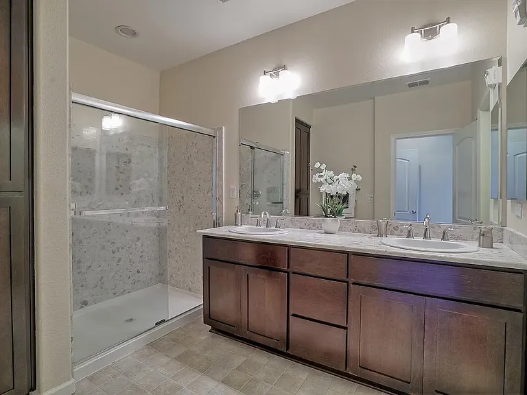 2618 Celadon Cir #4 — Photo 7