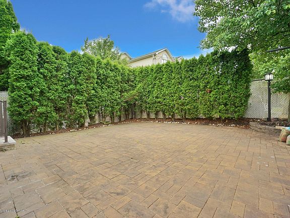 4th image of 34 Pheasant Ln