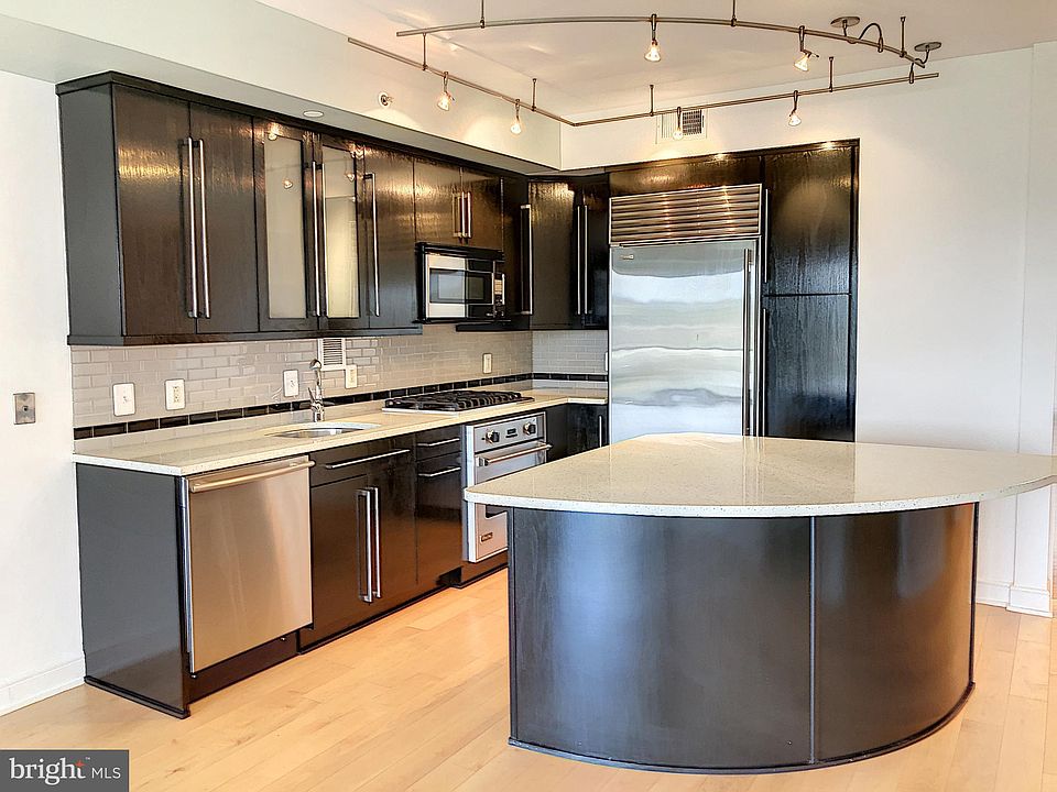 1st image of 1111 19th St N APT 1509