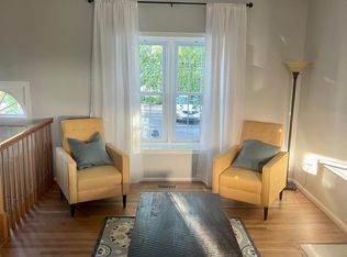 2733 Franklin Ct, Alexandria, VA 22302