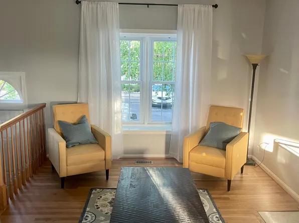 2733 Franklin Ct, Alexandria, VA 22302