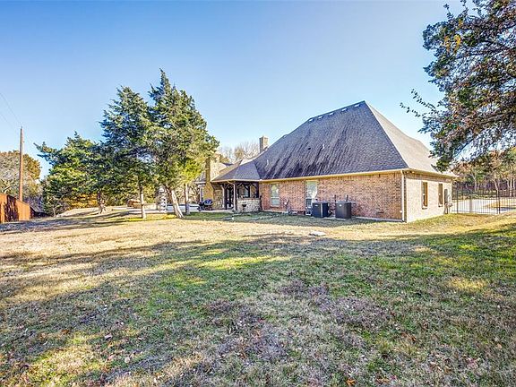 3rd image of 6031 Shady Oaks Ln