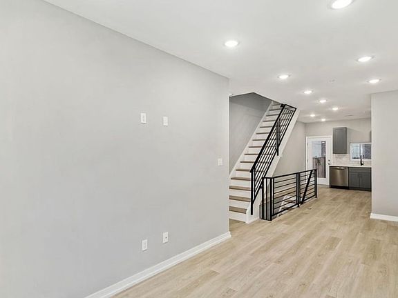 3rd image of 2426 Jasper St #A