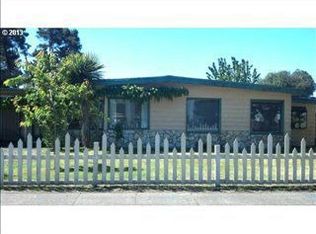 1884 25th St, Florence, OR 97439