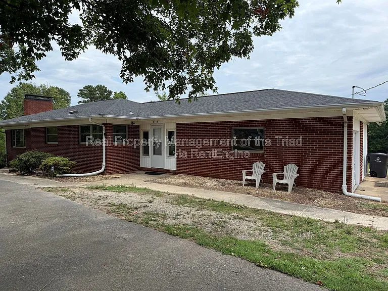 2345 Griffith Rd — Photo 24