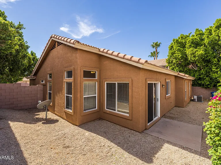 6640 E Russell St — Photo 18