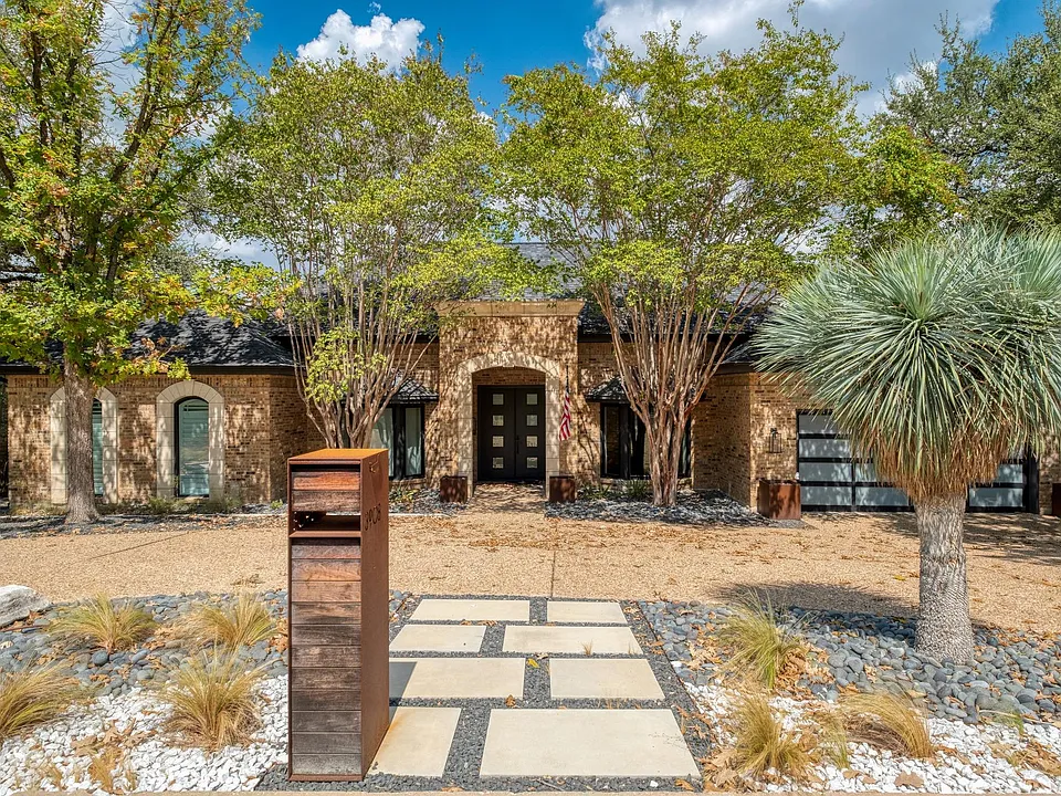 3908 Edwards Mountain Dr