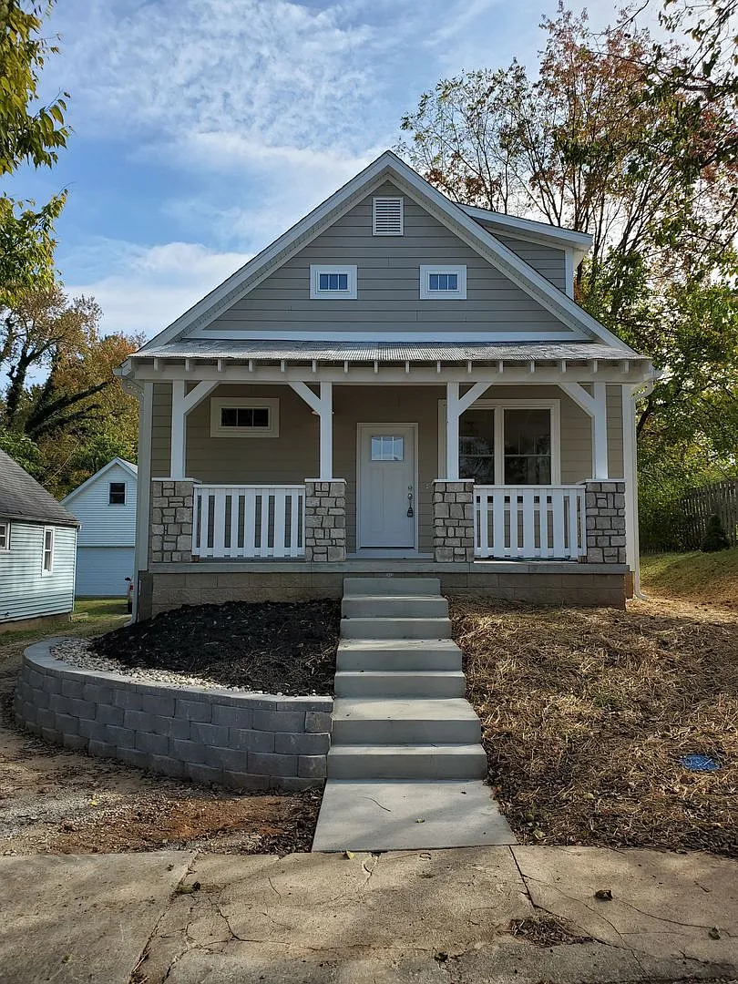 1313 S Lincoln St — Photo 1