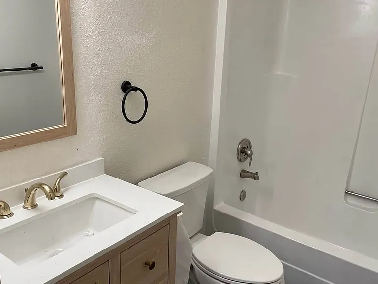 220 W Emerson Ave #9 — Photo 8