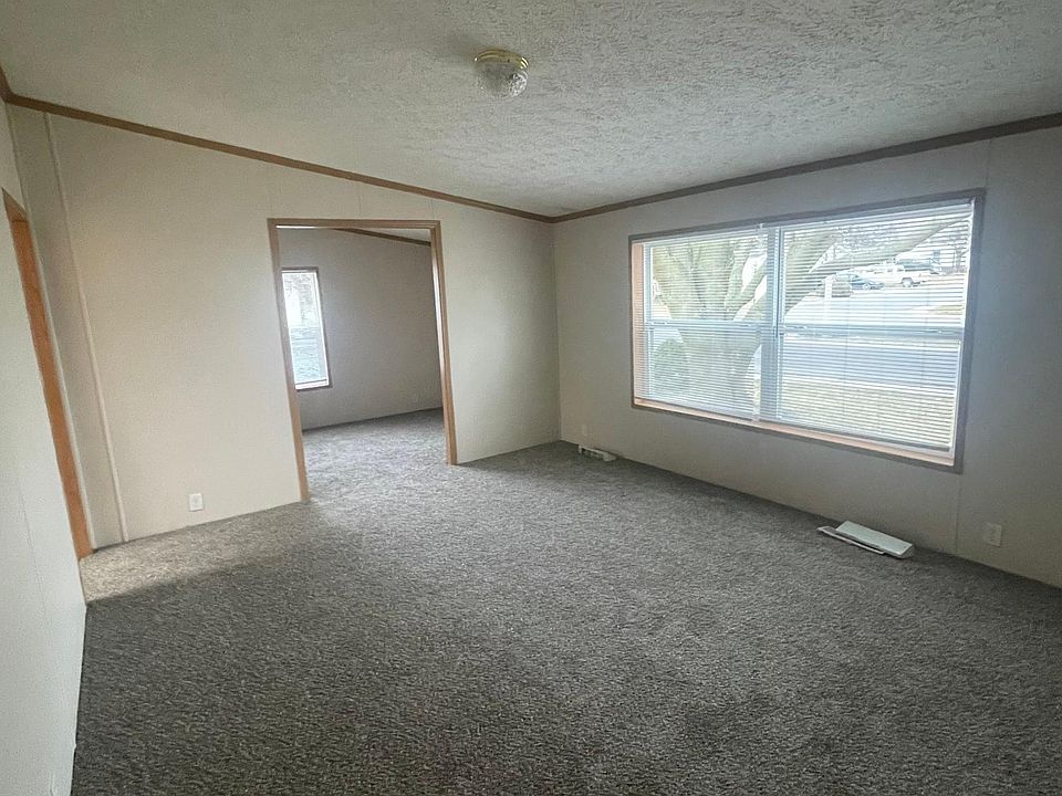 1844 Armstrong Blvd Milford MI Zillow