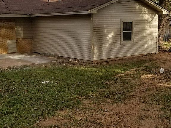 3rd image of 1103 Brentwood Dr