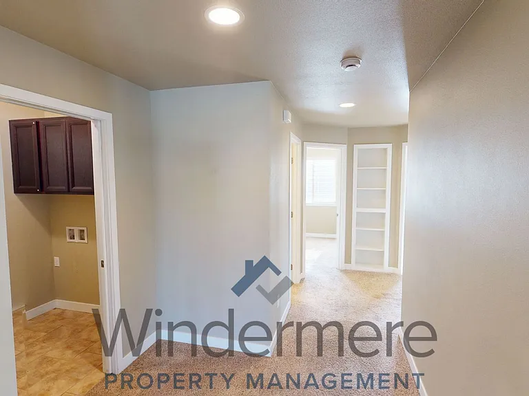 808 NE Bunky Ln — Photo 13