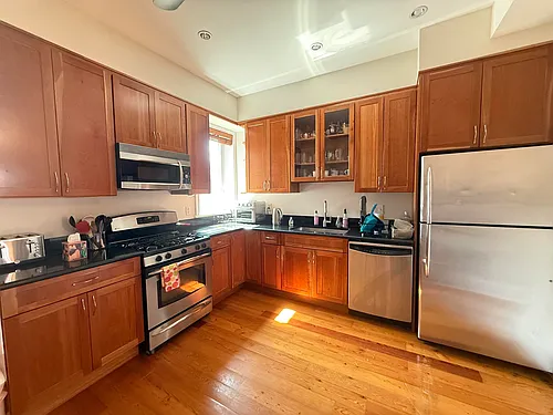 913 Willow Ave #3A Photo 1