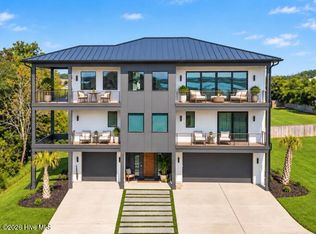 83 Paris Point, Hampstead, NC 28443
