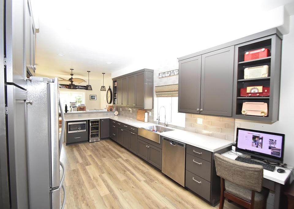 1st image of 48214 Calle Florista