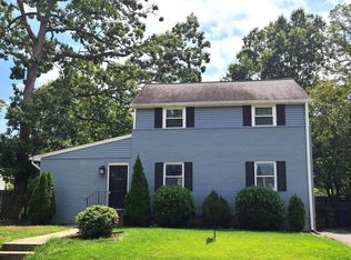 109 S Park Dr, Arlington, VA 22204