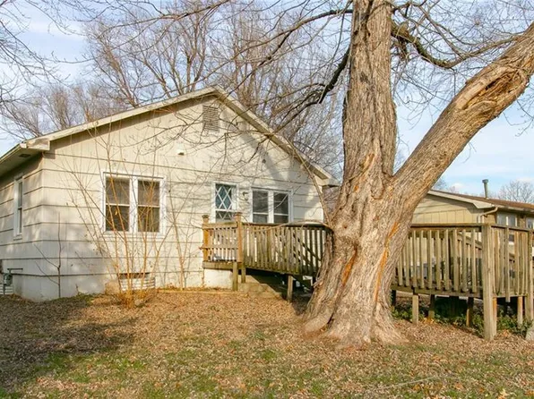 302 E 5th St, Holden, MO 64040