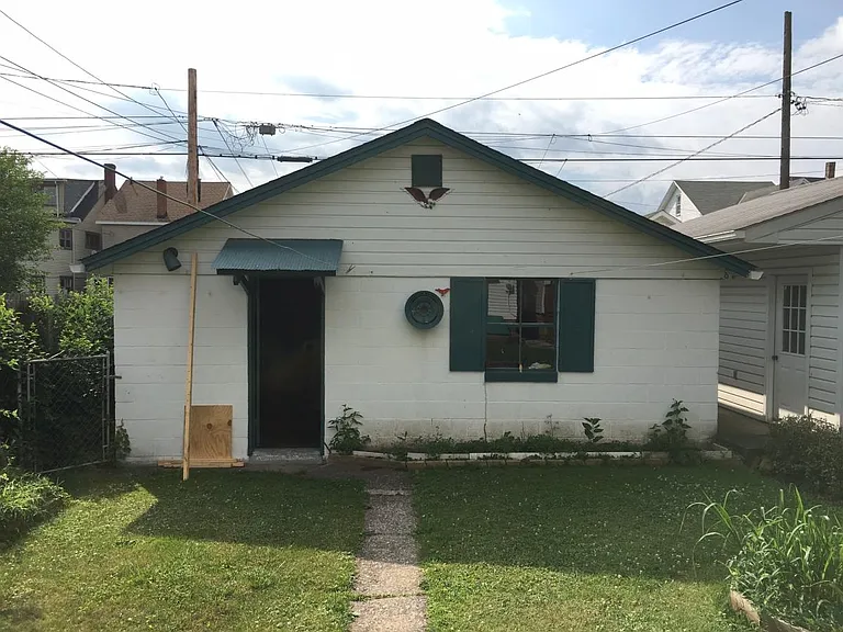 2713 Maple Ave — Photo 4