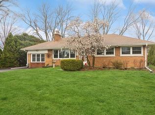 16W360 94th Pl, Burr ridge, IL 60527