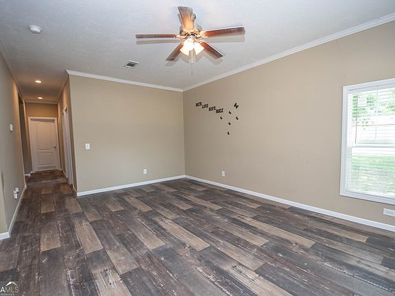 5th image of 196 Dogwood Ln