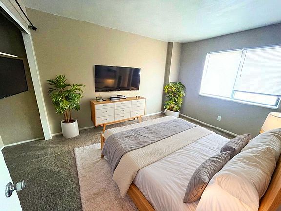 3rd image of 720 W Centennial Ave #71267750e