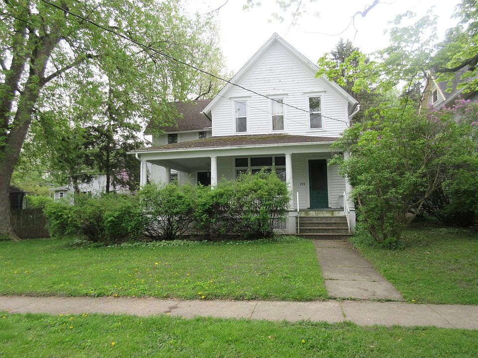 Beautiful open porch could be great to enjoy the sunsets Sycamore is noted for!