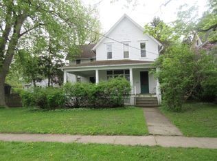 222 E Elm St, Sycamore, IL 60178