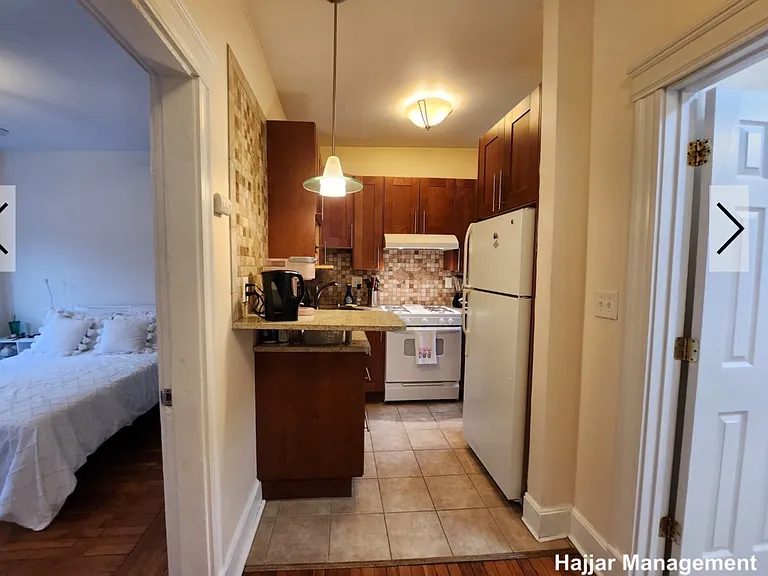 27 Queensberry St #11 — Photo 5
