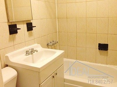 4th image of 20 Columbia Pl APT 44
