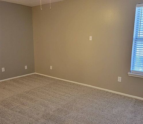 4th image of 1925 W Taylor St #122
