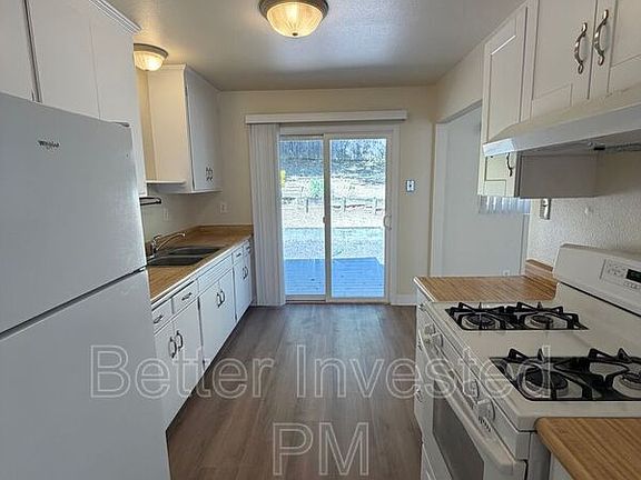4th image of 206 Rosemary Ln