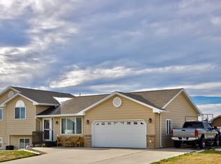 22965 Candlelight Dr, Rapid City, SD 57703