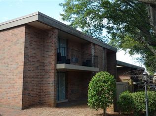 1727 S Hawthorne Rd, Winston Salem, NC 27103