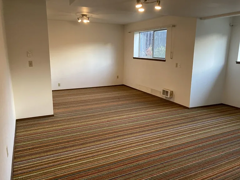 1018 Olympus Ave — Photo 15