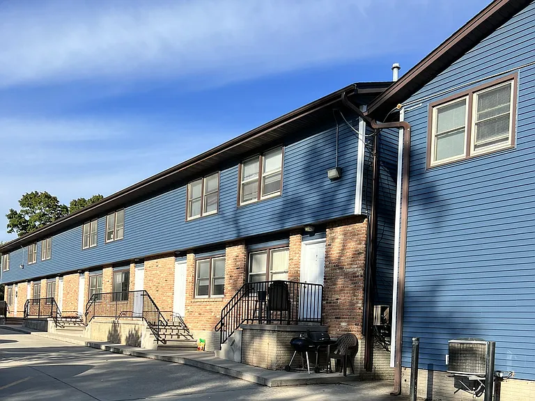 2 Bedroom Townhomes — Photo 2