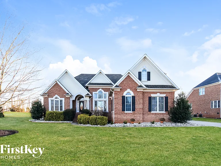 130 Hunters Hill Dr — Photo 1