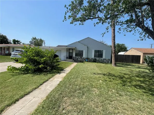 822 E Warren Ave, Kingsville, TX 78363