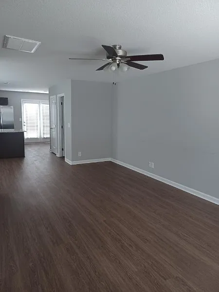 2 bed, 2.5 bath, 1228 sqft, $1,250 — Photo 3