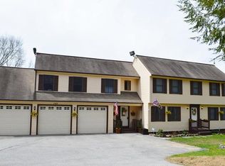 142 Cooney Rd, Pomfret Center, CT 06259