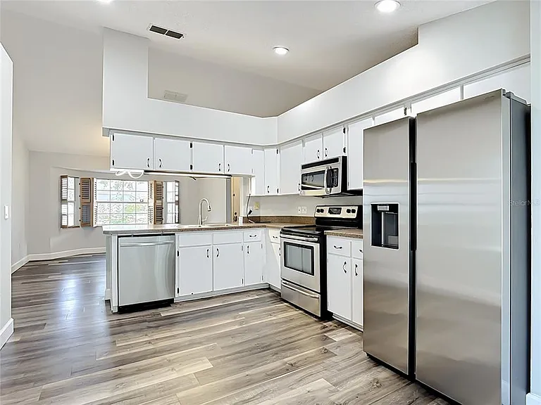227 Robbins Rest Cir — Photo 12