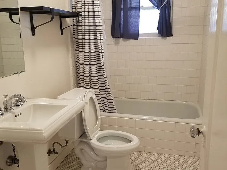 3334 J St #4 — Photo 15