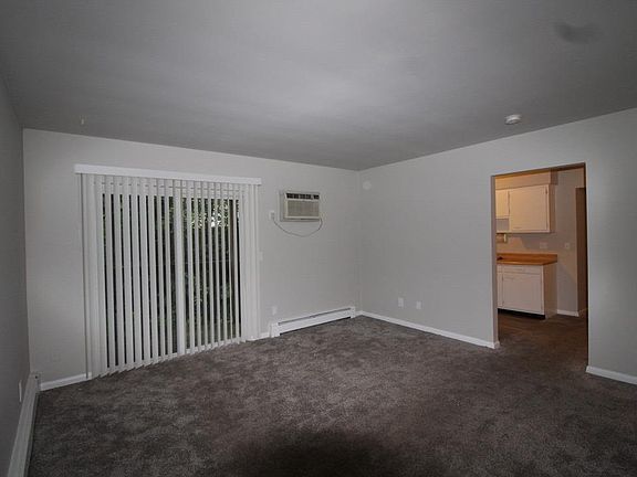 3rd image of 817 Rosemont Ave
